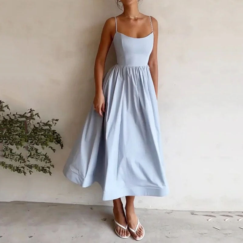 Robe Midi Évasée à Bretelles – Élégance Estivale