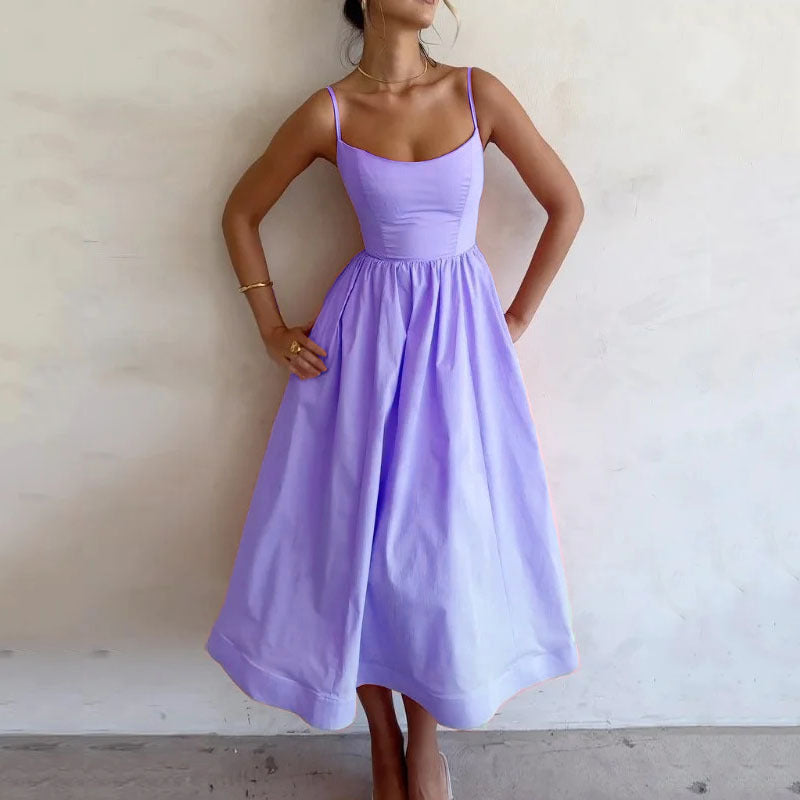 Robe Midi Évasée à Bretelles – Élégance Estivale
