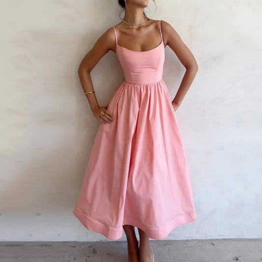 Robe Midi Évasée à Bretelles – Élégance Estivale