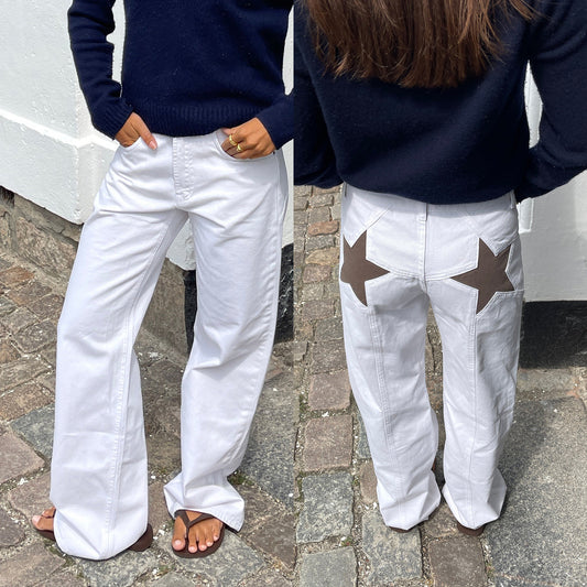 Pantalon Ample à Étoiles Contrastantes – Style Décontracté et Tendance